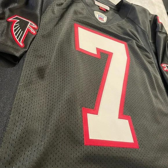 Mitchell & Ness Black Atlanta Falcons Michael Vick Jersey - Picture 4 of 9
